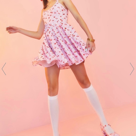 Sexy Dolls Kill Mary Jane Platforms. - Picture 3 of 6